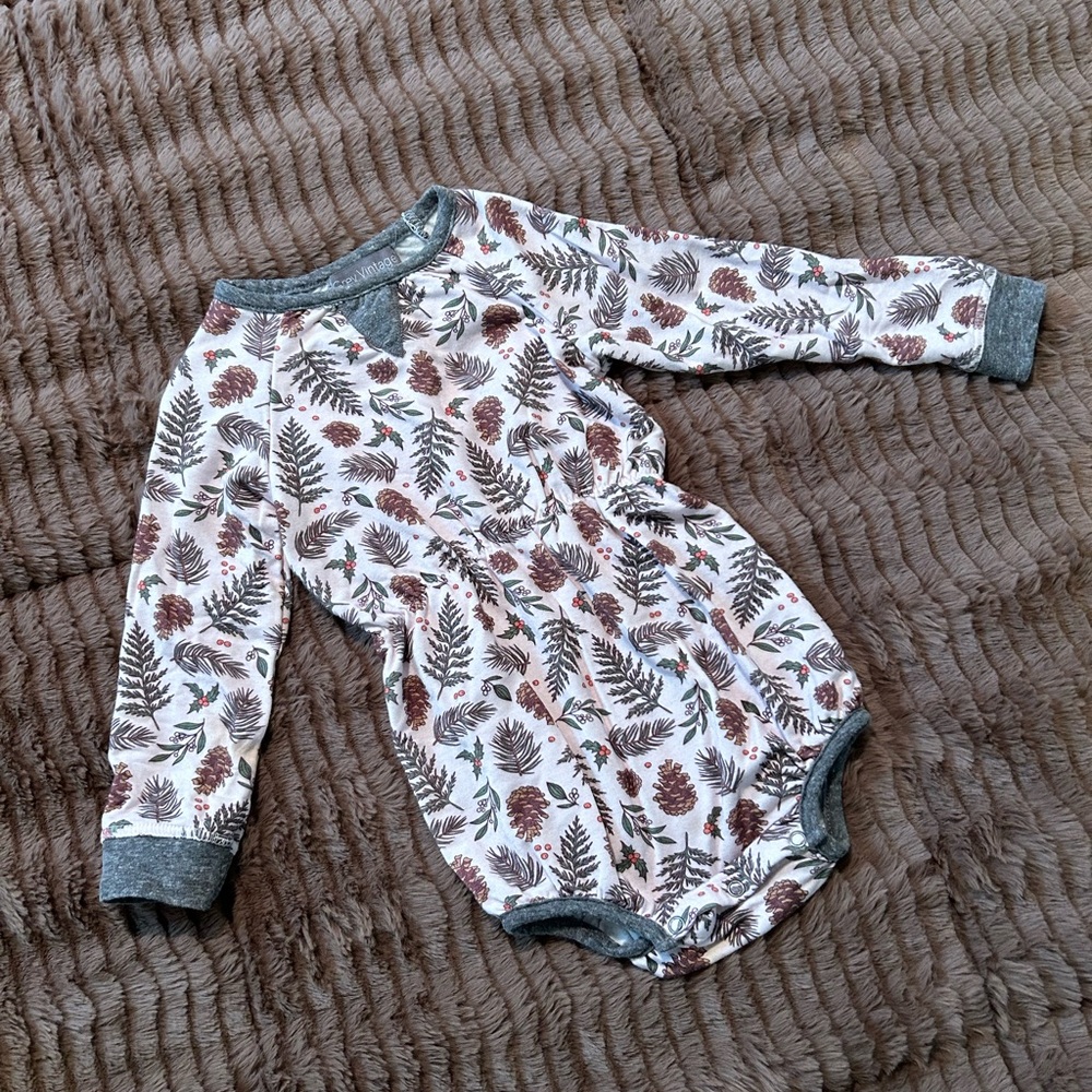 Grey vintage long sleeve baby outfit